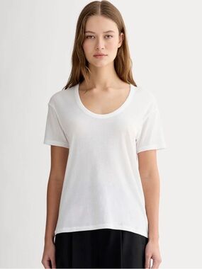 Everlane The Air Scoop Neck Tee NWT Size Medium White Short Sleeve Lightweight
